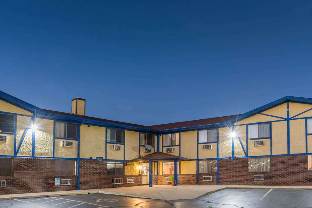 Knights Inn Ferguson MO - last minute hotel in Castle Point