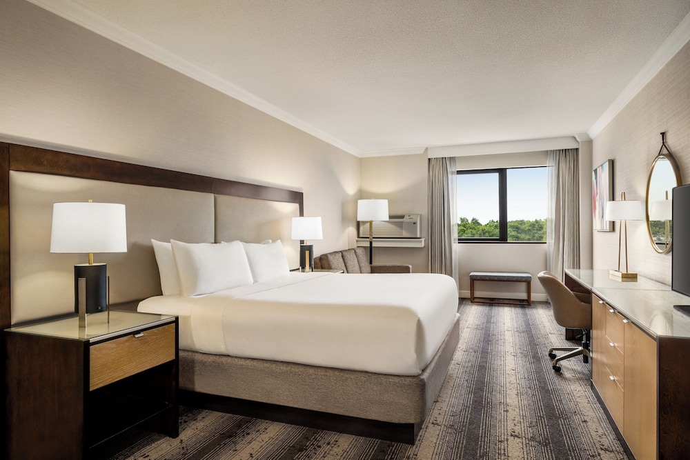 Crowne Plaza Edison by IHG - photo 9