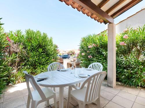 Pavillon studio mezzanine climatisé proche plage et lagune à Gruissan FR 1 409 273 in Gruissan, France