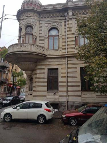 Apartmnet on Machabeli 20