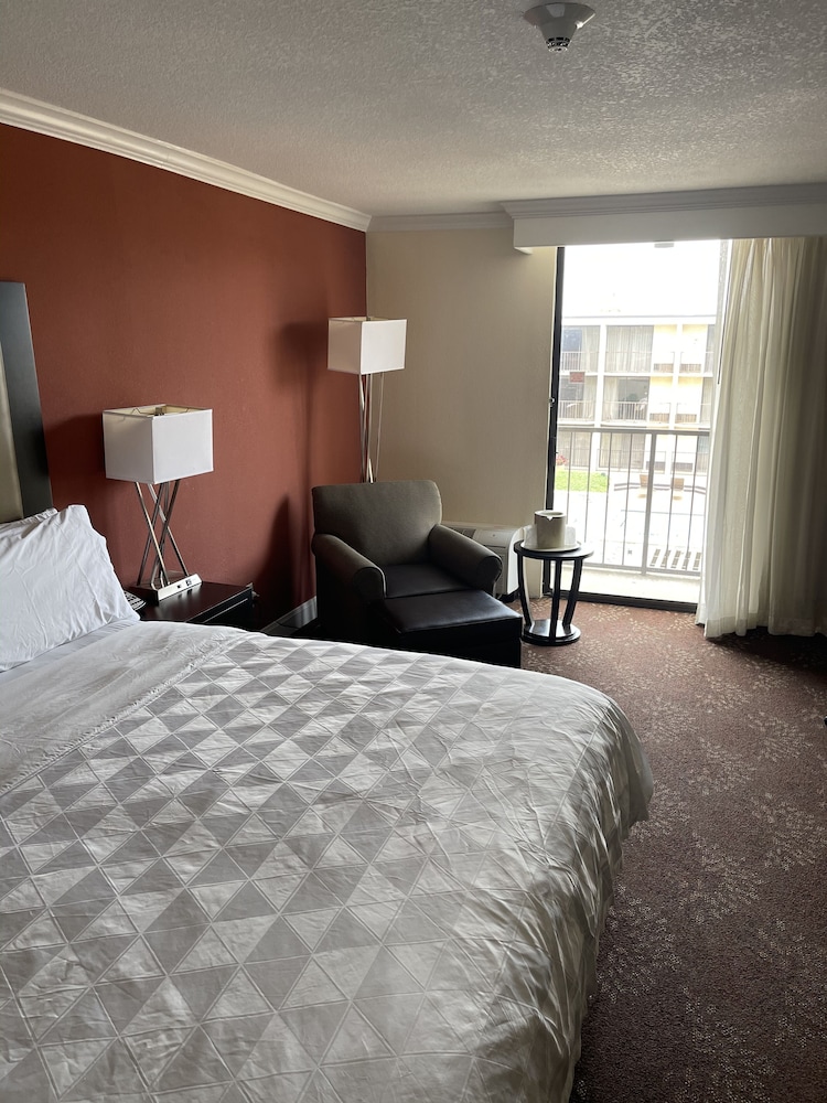 Holiday Inn Tyler Conference Center by IHG - photo 16