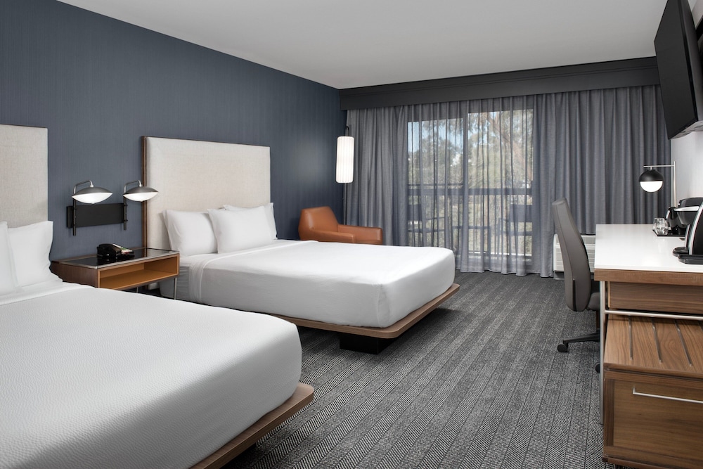 Courtyard by Marriott San Diego Carlsbad - photo 11