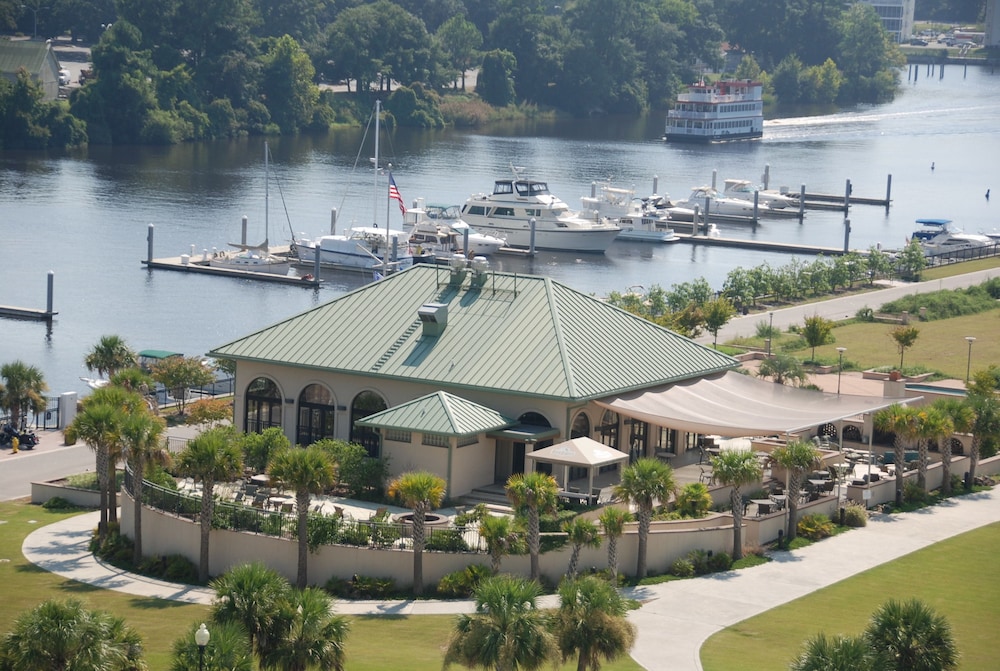Barefoot Resort & Yacht Club - photo 97