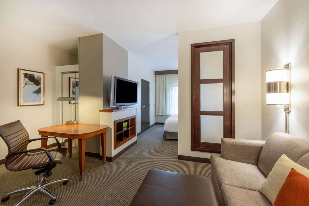 Wyndham Garden Kansas City Airport - photo 30
