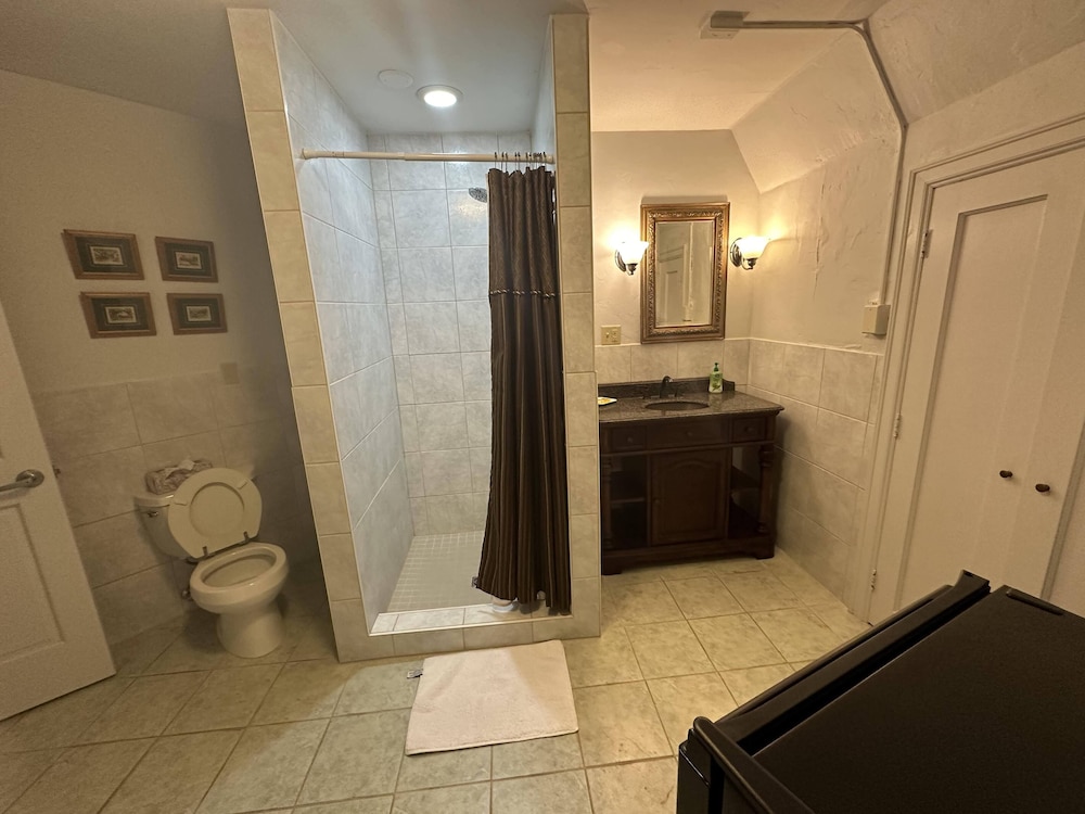 The Oaks B&B Hotel and Spiritual Center - photo 48