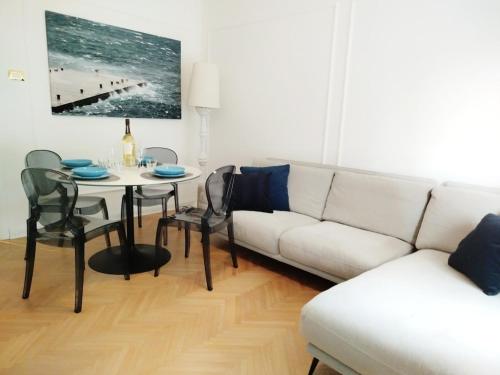 Gioia Home appartamento di design — 4-Star Luxury Hotel in Trieste, Italy