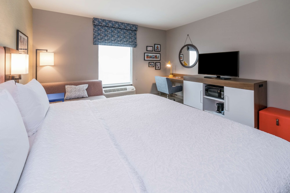 Hampton Inn & Suites Glenarden Washington DC - photo 13