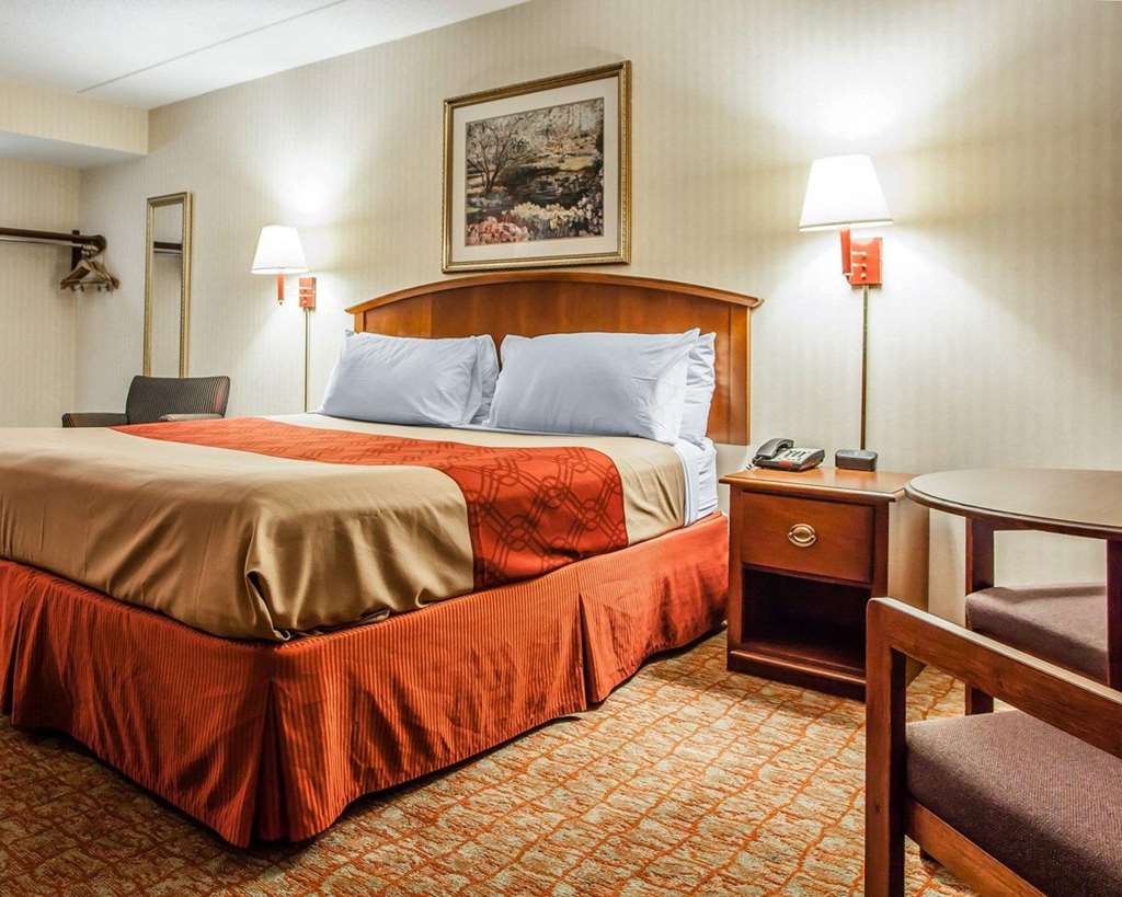 Econo Lodge Douglassville Pottstown - photo 11