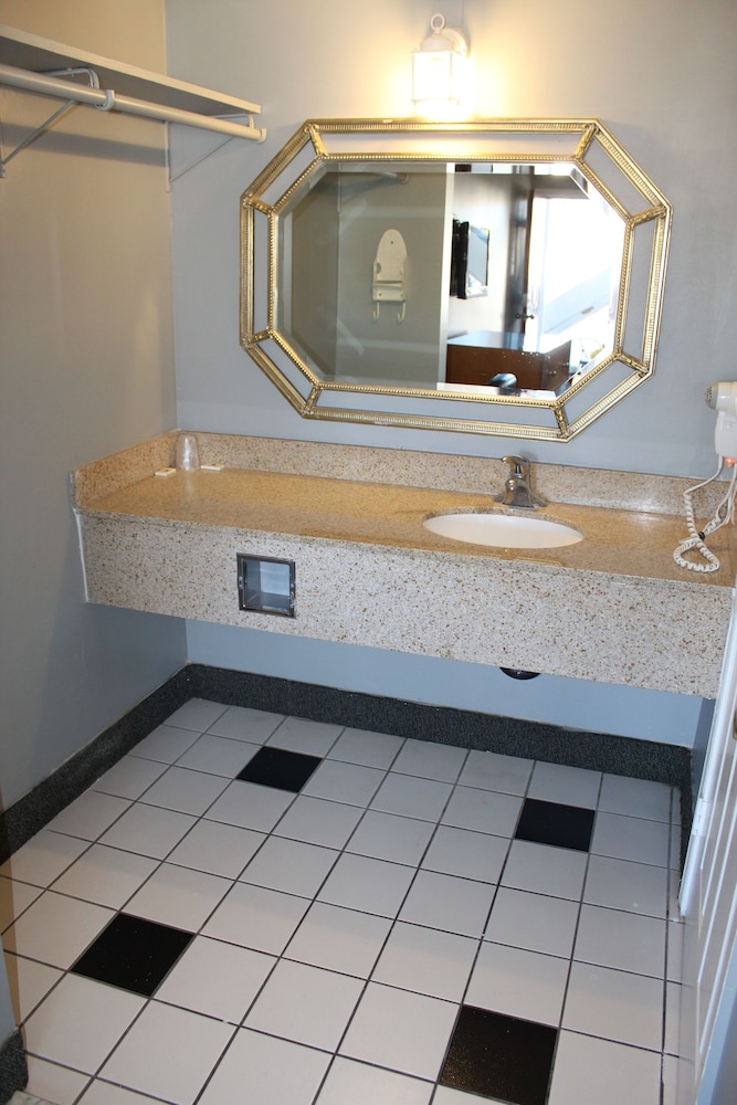 Liberty Inn Absecon Atlantic City - photo 25