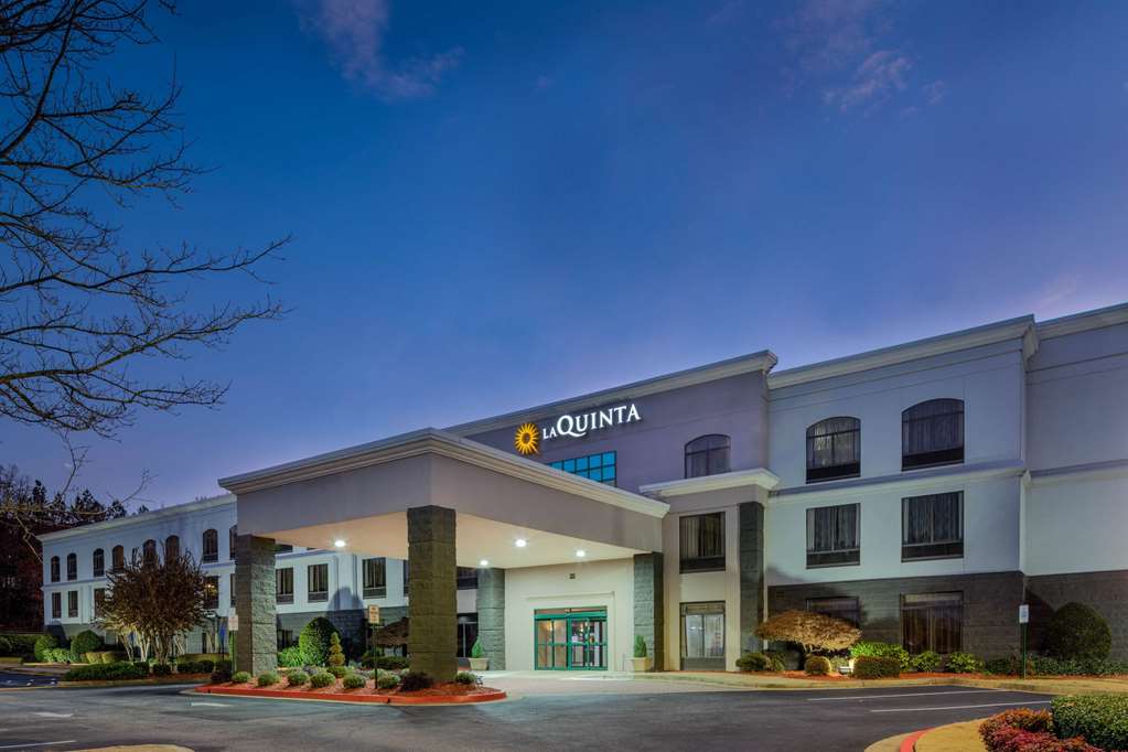 La Quinta Inn & Suites by Wyndham Kennesaw - photo 4