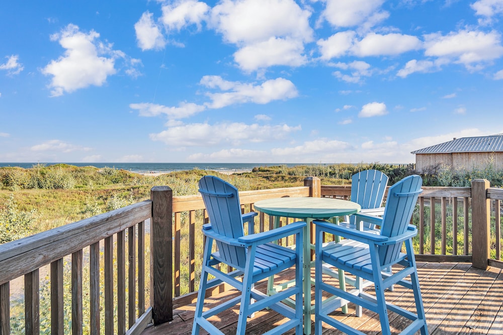 Crandall's Cottage by Silver Sands Vacation Rentals — 4-Star Luxury Hotel in Port Aransas, United States