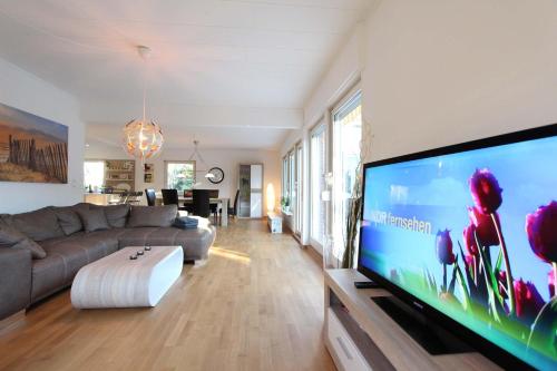 Haus Meisenweg 5 — 4-Star Luxury Hotel in Kellenhusen, Germany