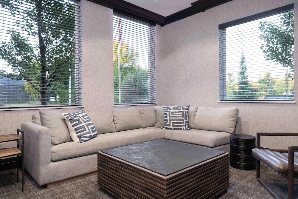 Hampton Inn Lewiston Auburn - photo 3