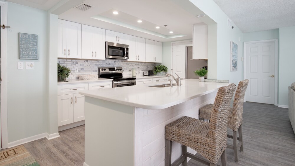 Long Beach 4 1007E 556192 by RedAwning - photo 35