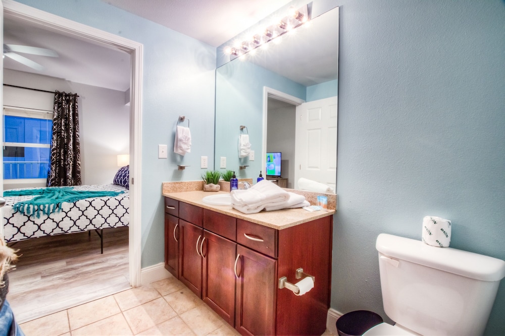 Laketown Wharf Resort by Aneliya's Rentals - photo 738