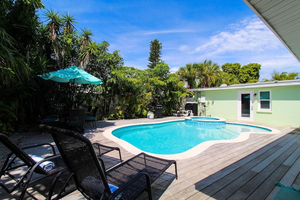 Beach Breeze in Anna Maria, United States