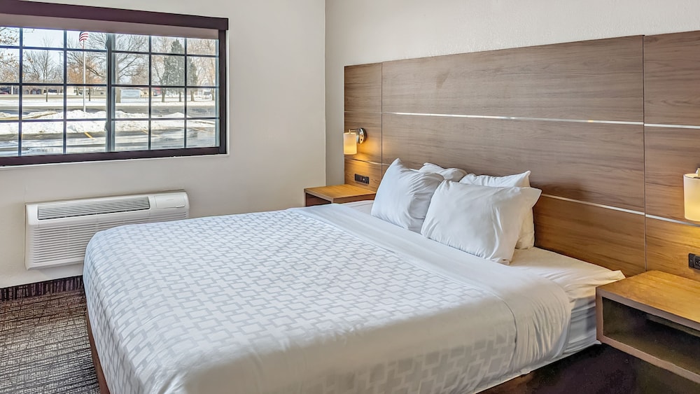 Estherville Hotel & Suites - photo 41