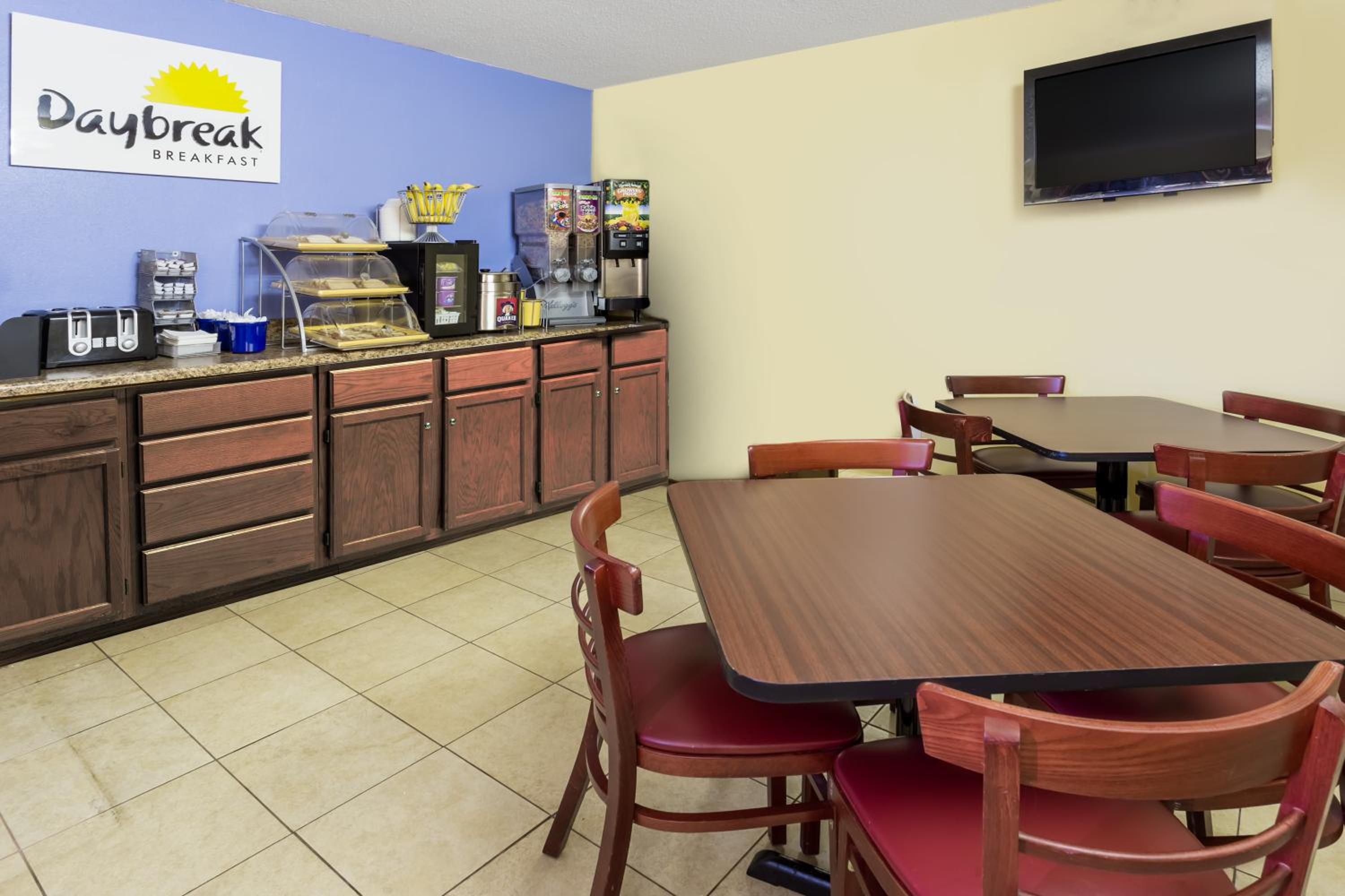 Days Inn by Wyndham Plymouth - photo 18