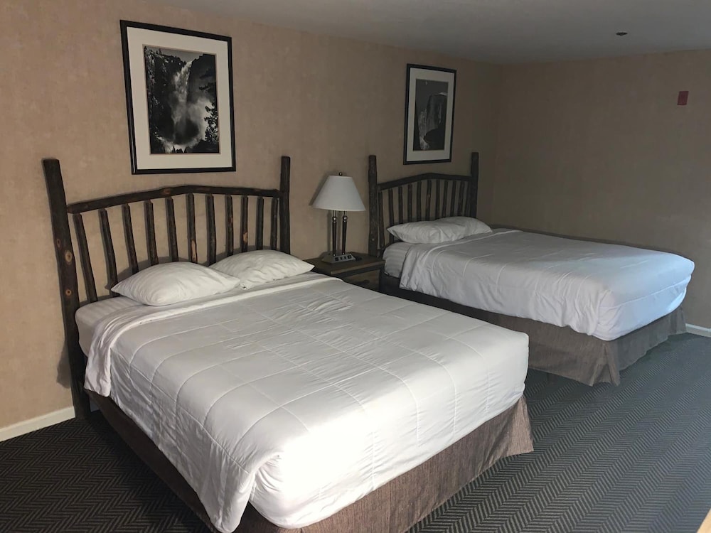 Yosemite View Lodge - photo 19
