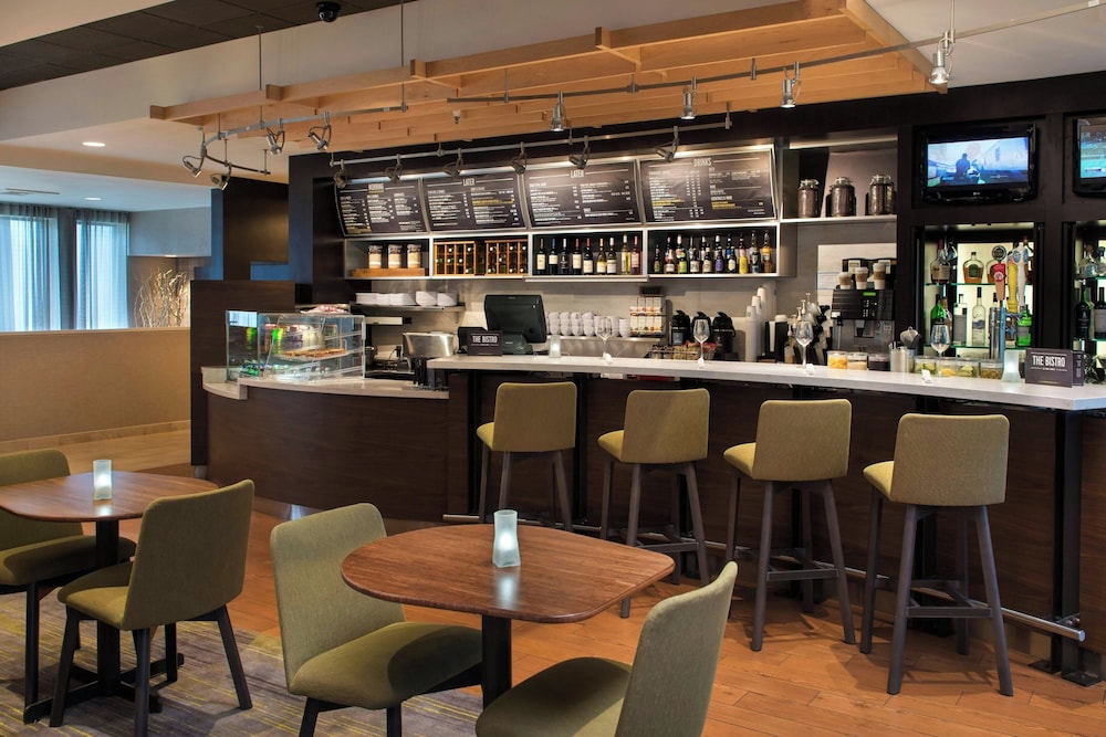 Courtyard by Marriott Norwalk - photo 25