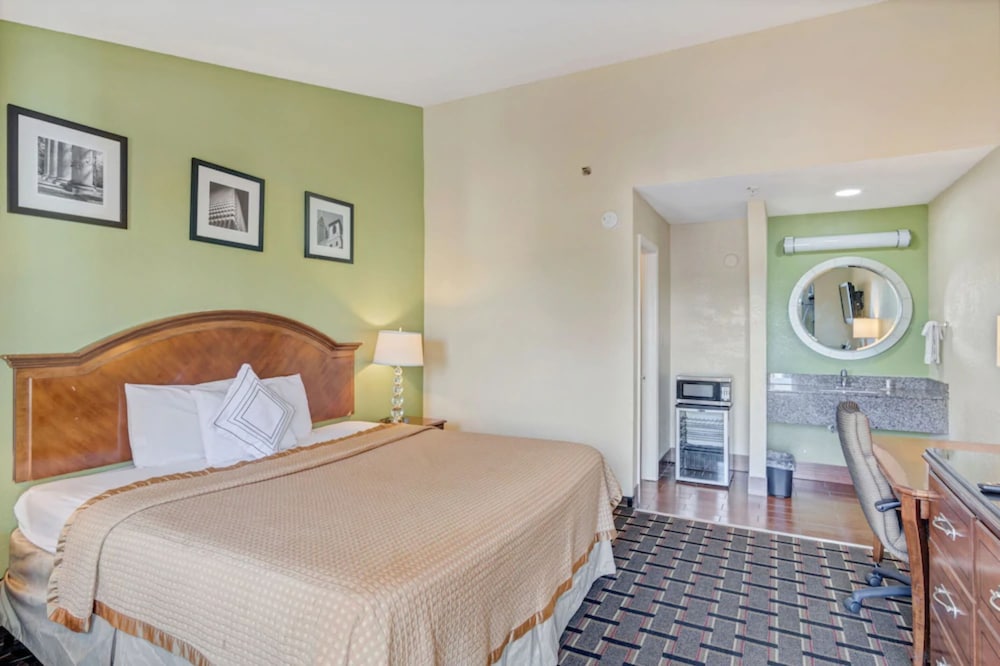 Travelodge by Wyndham Savannah Midtown - photo 7