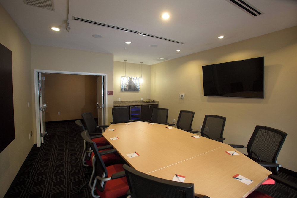 TownePlace Suites by Marriott Lincoln North - photo 22