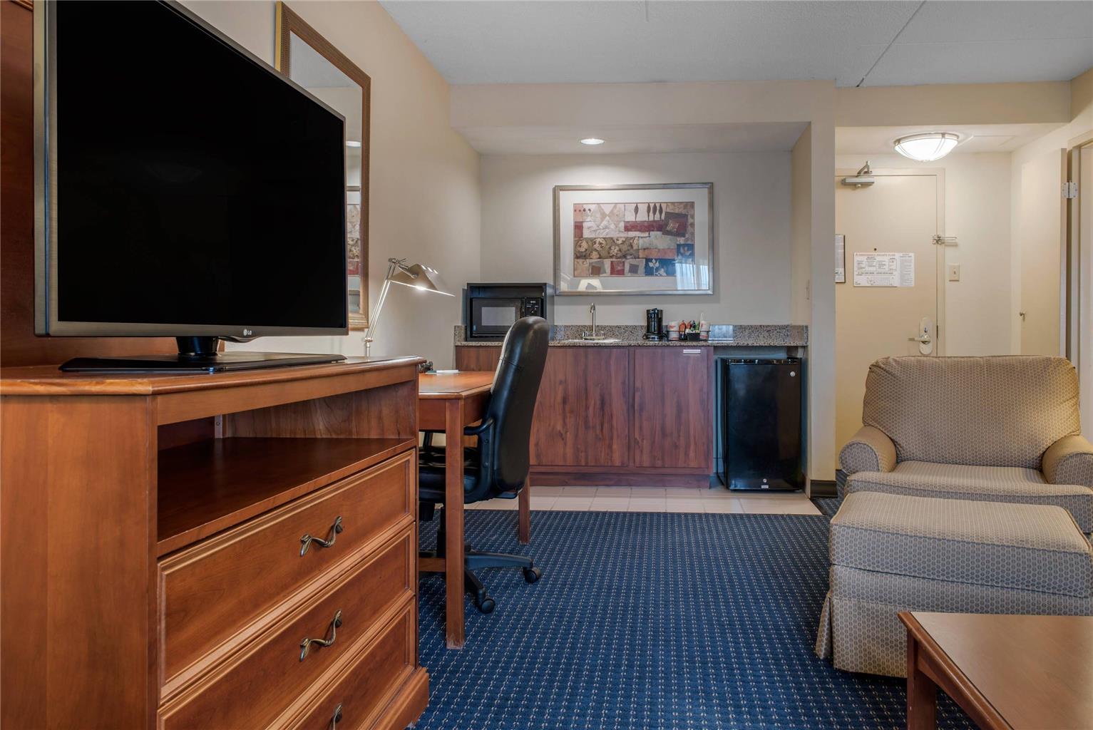 Quality Hotel Conference Center Cincinnati Blue Ash - photo 24