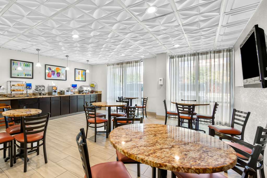 Best Western Knoxville Suites Downtown - photo 7