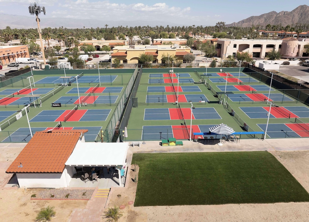 Embassy Suites by Hilton Palm Desert - photo 27