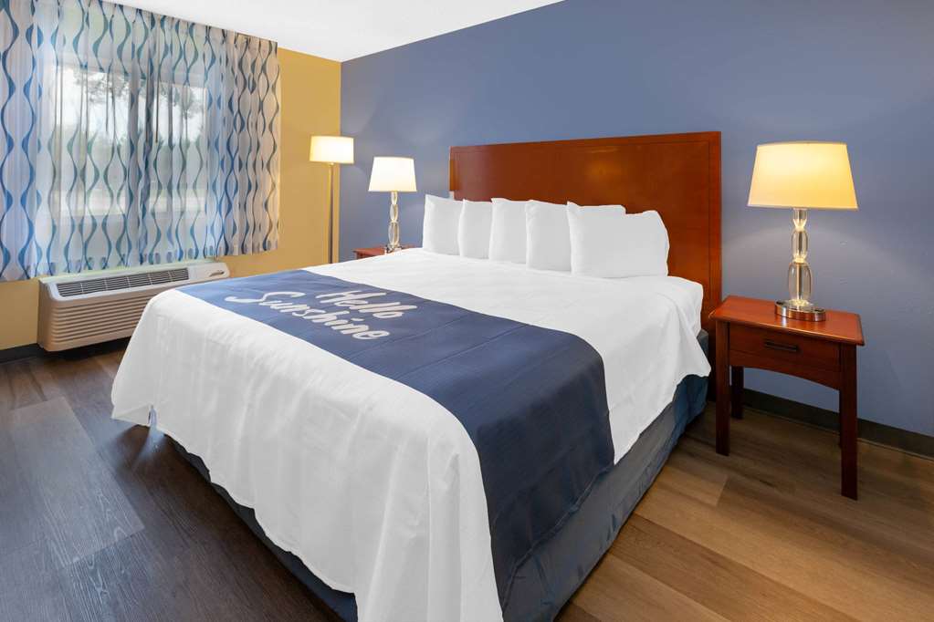 Days Inn by Wyndham Milan Sandusky South - photo 16