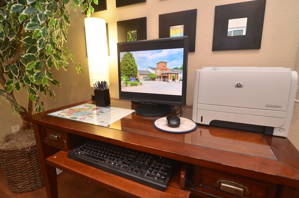 AmericInn by Wyndham Des Moines Airport - photo 45