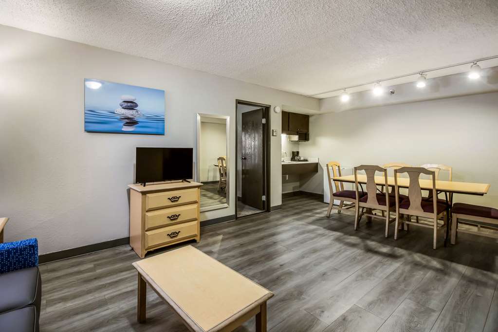 Clarion Hotel Jackson Northwest - photo 23