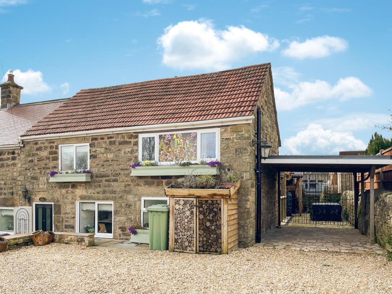 Holly Cottage — 4-Star Luxury Hotel in Chesterfield, United Kingdom