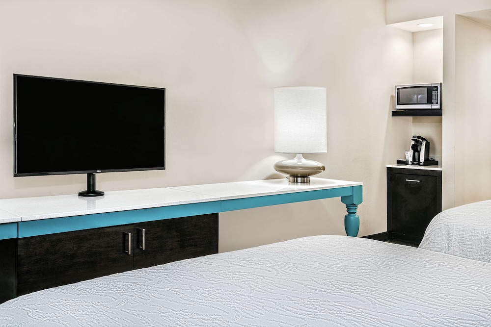 Hilton Garden Inn San Marcos - photo 15