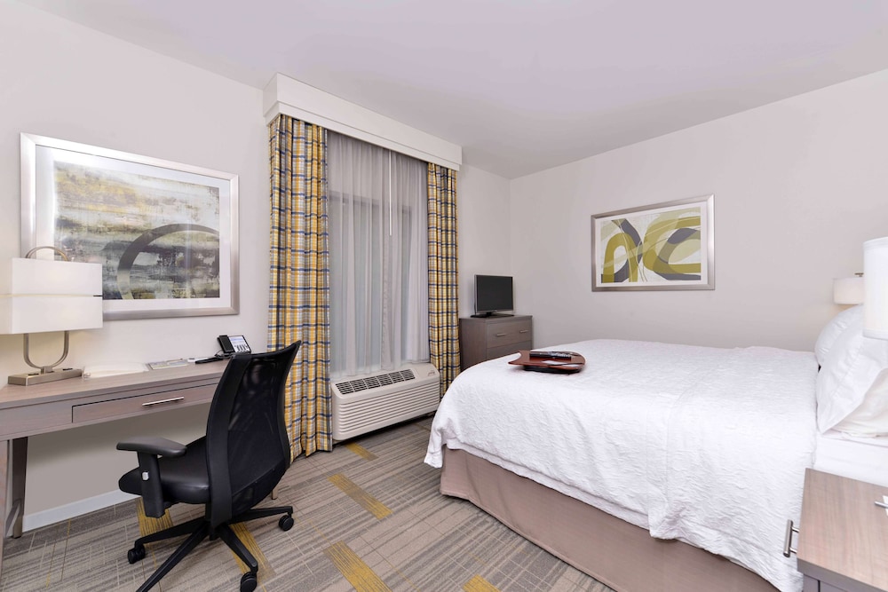 Hampton Inn & Suites Shelby - photo 12