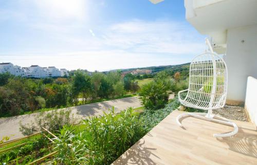 Valle Romano Golf Apartment Next to the golf course and very close to the beach — 4-Star Luxury Hotel in Estepona, Spain