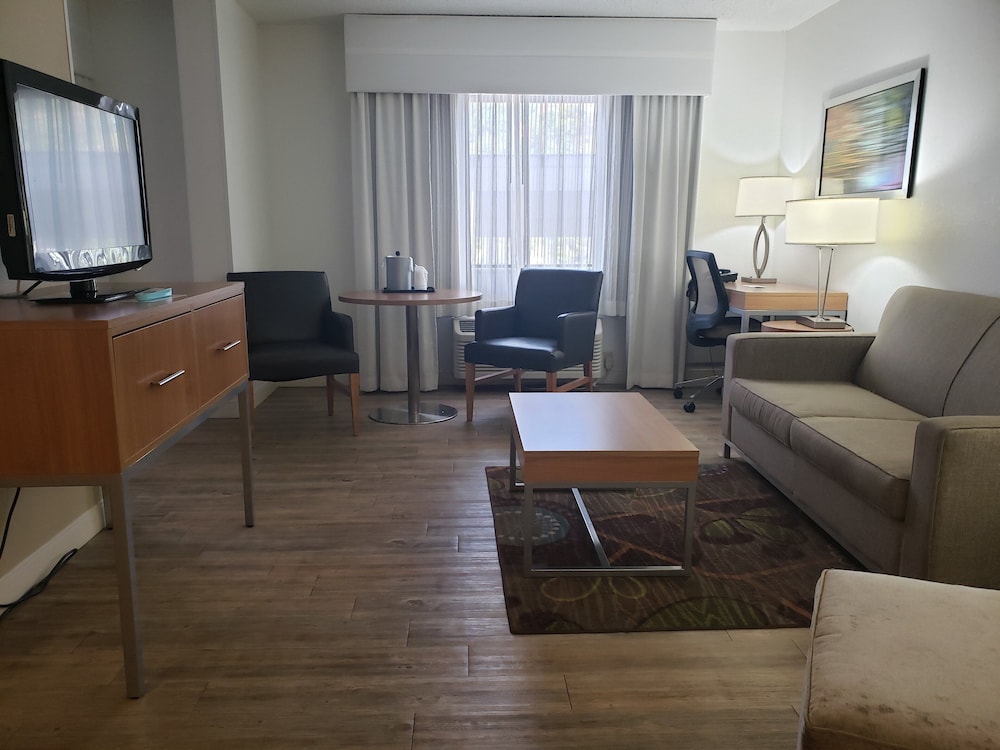 Holiday Inn Express Pittsburgh North by IHG - photo 30