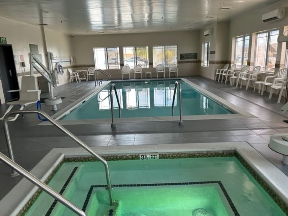 Holiday Inn & Suites Barstow by IHG - photo 26