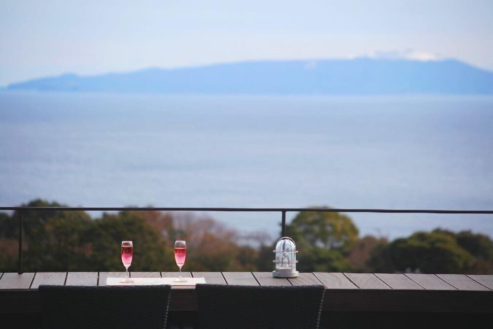 Shizenya Haco - carbon neutral hotel in Ito