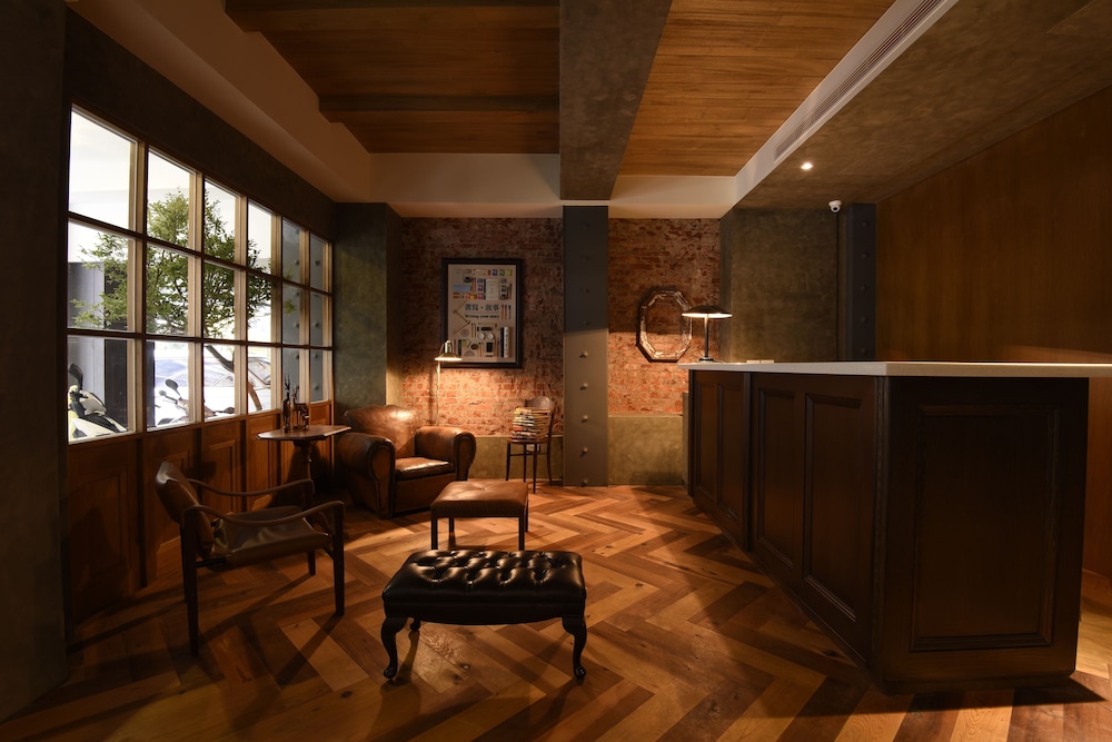 Roots Chew Hotel - last minute hotel in Tainan