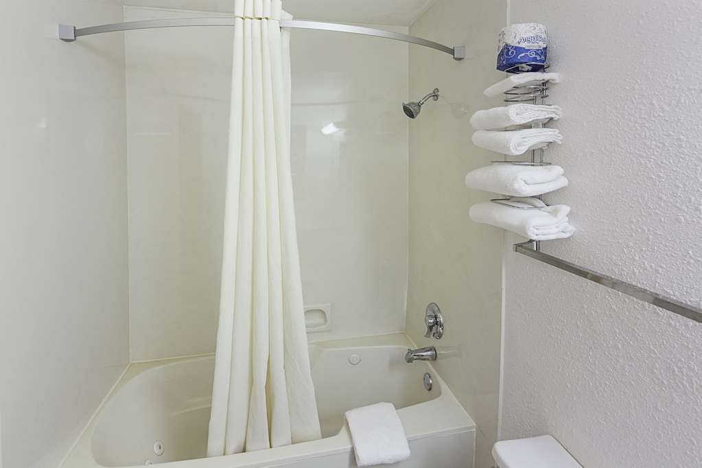 Rodeway Inn Wauseon - photo 29