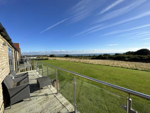 Baywatch Seaview and Balcony Part of the The Bay Filey Holiday Village with pool gym and direct beach access pub restaurant tennis and meadows walks in Scarborough, United Kingdom