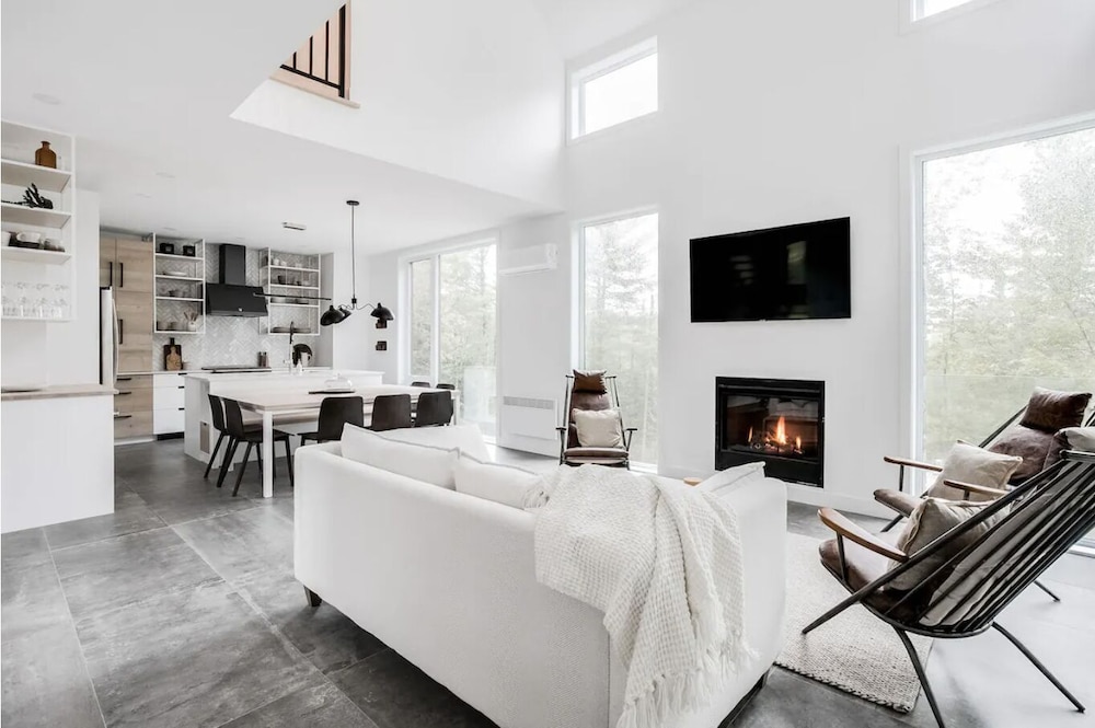Location du sommet Allen Falls — 4-Star Luxury Hotel in Morin-Heights, Canada