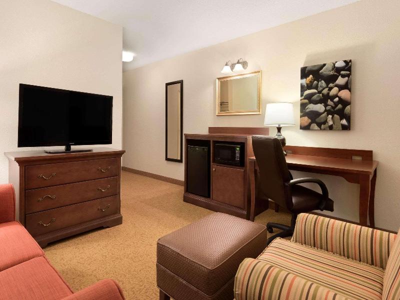 Country Inn & Suites by Radisson Cedar Rapids Airport IA - photo 23