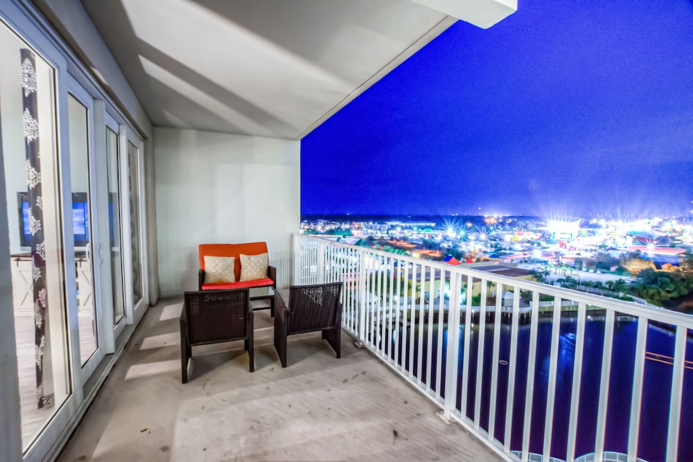 Laketown Wharf Resort by Aneliya's Rentals - photo 680