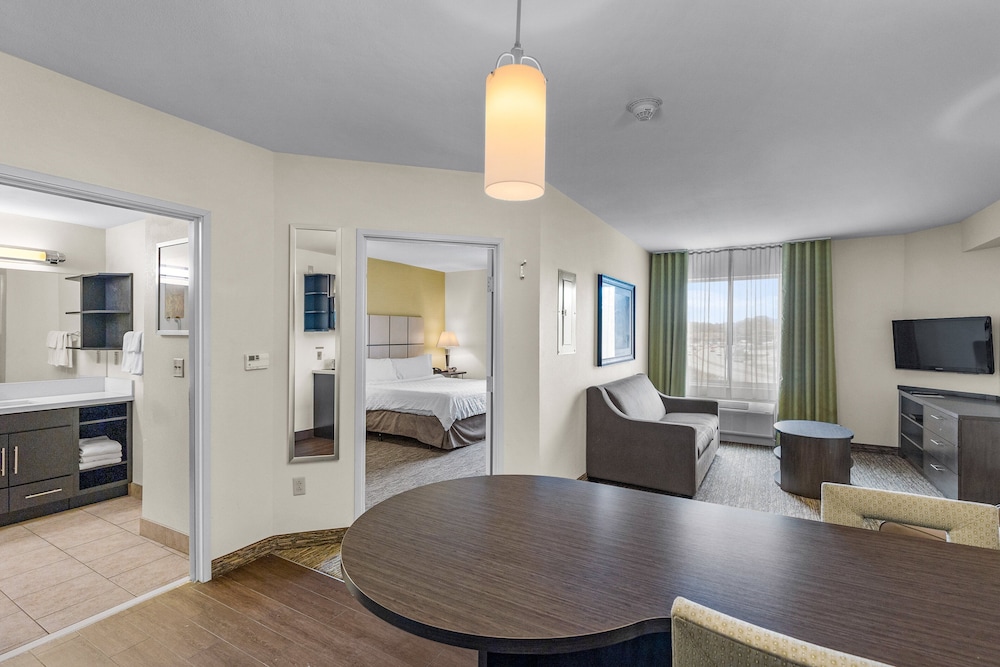 Candlewood Suites Erie by IHG - photo 6