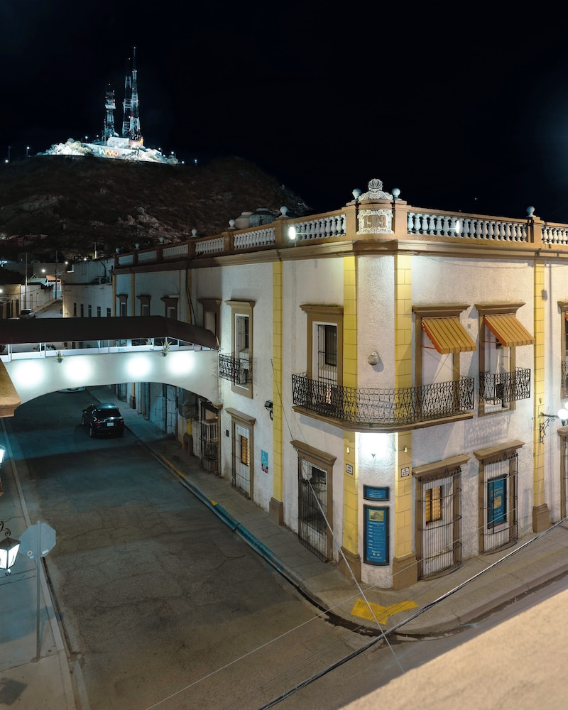 Hotel Suites Kino