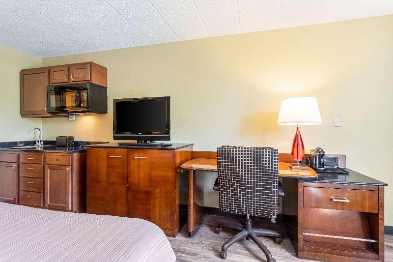 Suburban Extended Stay Hotel - photo 22