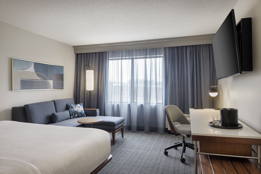 Courtyard by Marriott Springfield Airport - photo 7