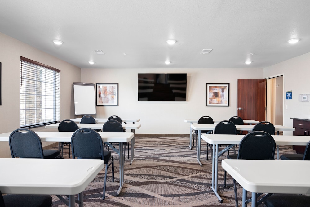 Cobblestone Inn & Suites Yuma - photo 72